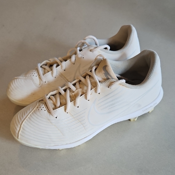 Nike Shoes - Nike Softball Cleats